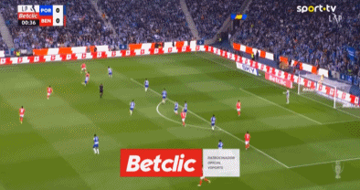 本菲卡捡漏❗帕夫利季斯战巴萨+波尔图两戴帽 荷甲金靴仅卖1800万