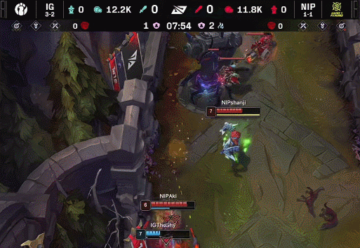 🎮科学团战？TheShy团前被秒 jiejie抢老龙救赎 iG翻中翻赢首局