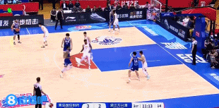 外线开火！青岛开局轰进3记三分 完成11-2的攻击波打停广厦