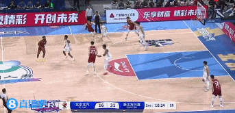 👏防守反击一气呵成！巴里-布朗飞身断球反击接回传打成2+1