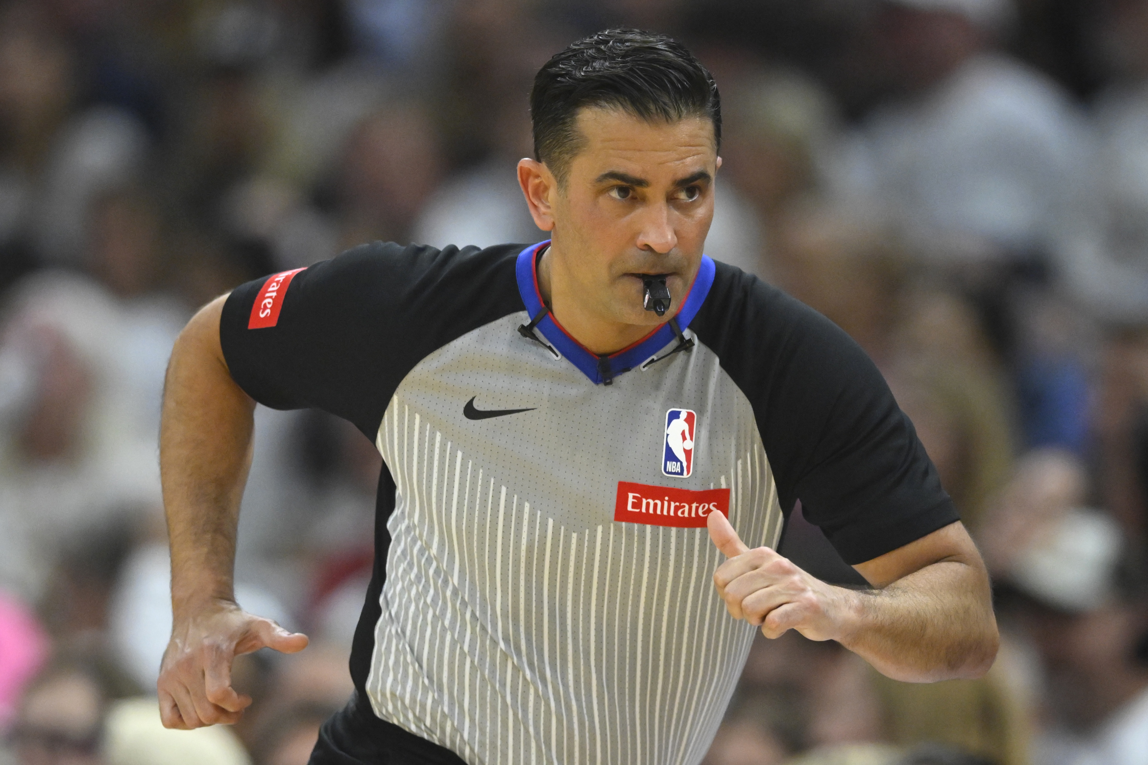 总决赛G2裁判：主裁判扎克-扎巴 福斯特回放中心观战👀